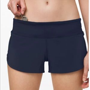 Lululemon speed up low rise short size 6. 2.5